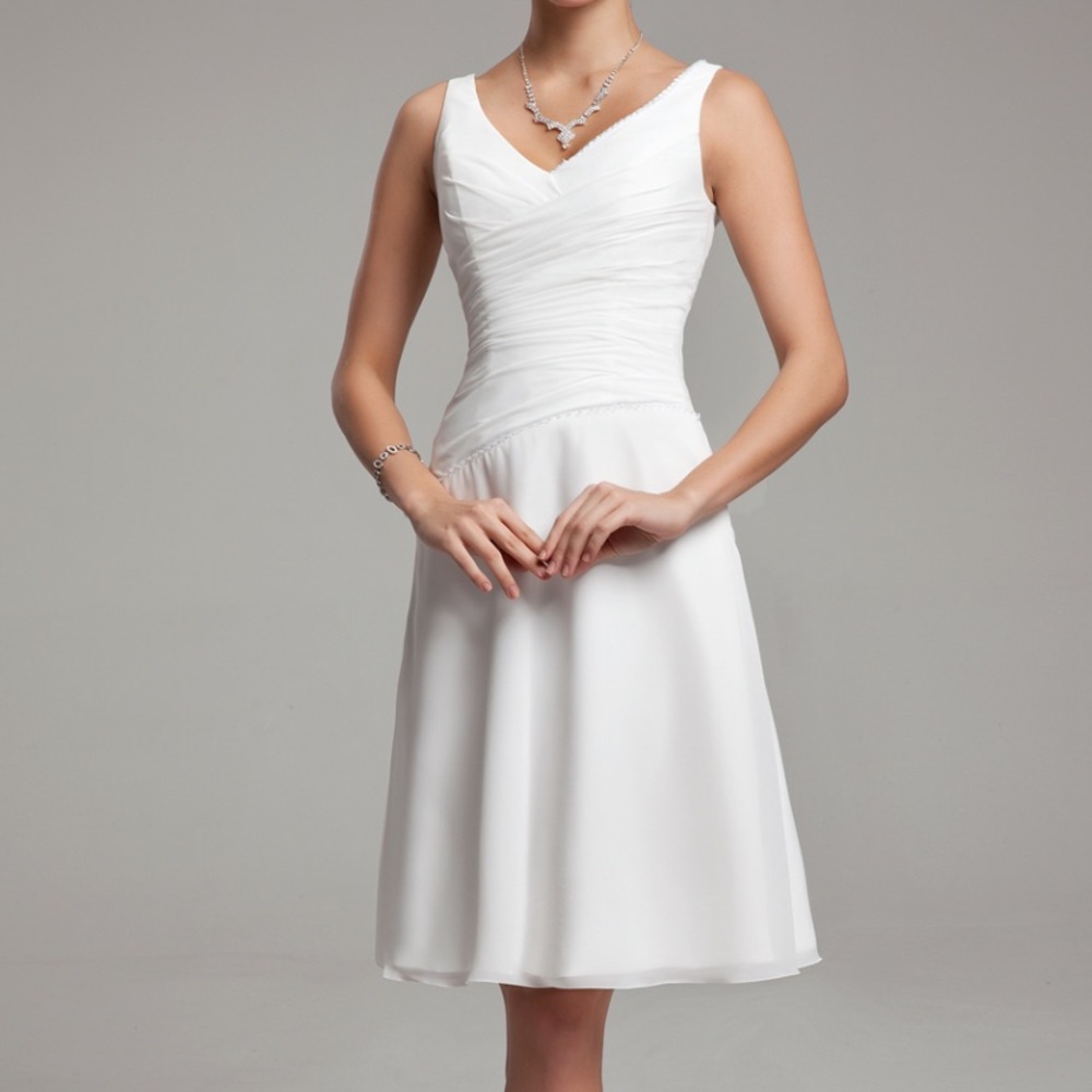 J.Js‎ House White Ruched V Neck Knee Length Dress Sparkle Trim Special Occasion